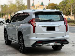 MITSUBISHI PAJERO 2.4GT พรีเมียม ท็อป 2WD - image blurred placeholder