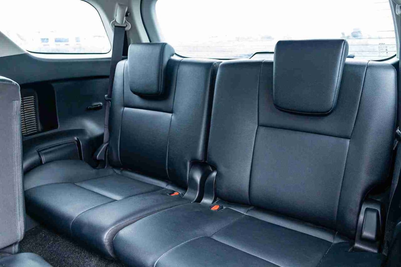 TOYOTA FORTUNER 2.4 V รุ่นปรับโฉมเล็กน้อย