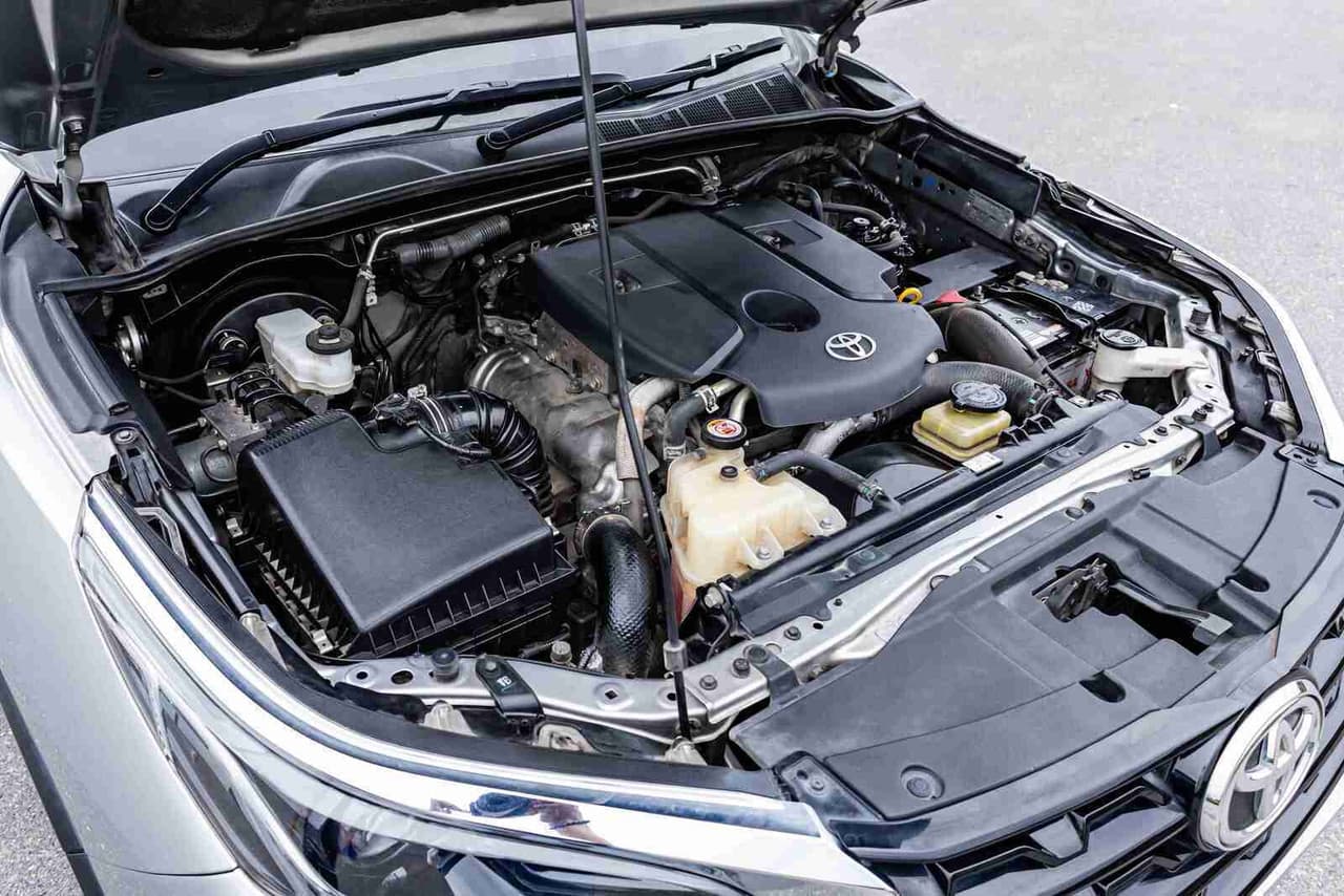 TOYOTA FORTUNER 2.4 V รุ่นปรับโฉมเล็กน้อย