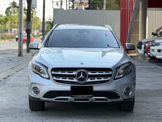 MERCEDES BENZ GLA 200 - image blurred placeholder