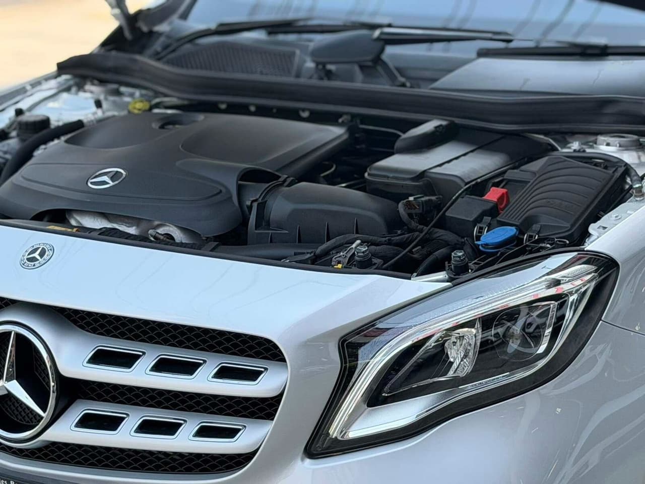 MERCEDES BENZ GLA 200