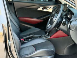 MAZDA CX3 2.0SP - image blurred placeholder