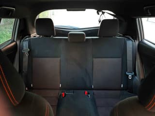 Toyota Yaris 2015 - image blurred placeholder