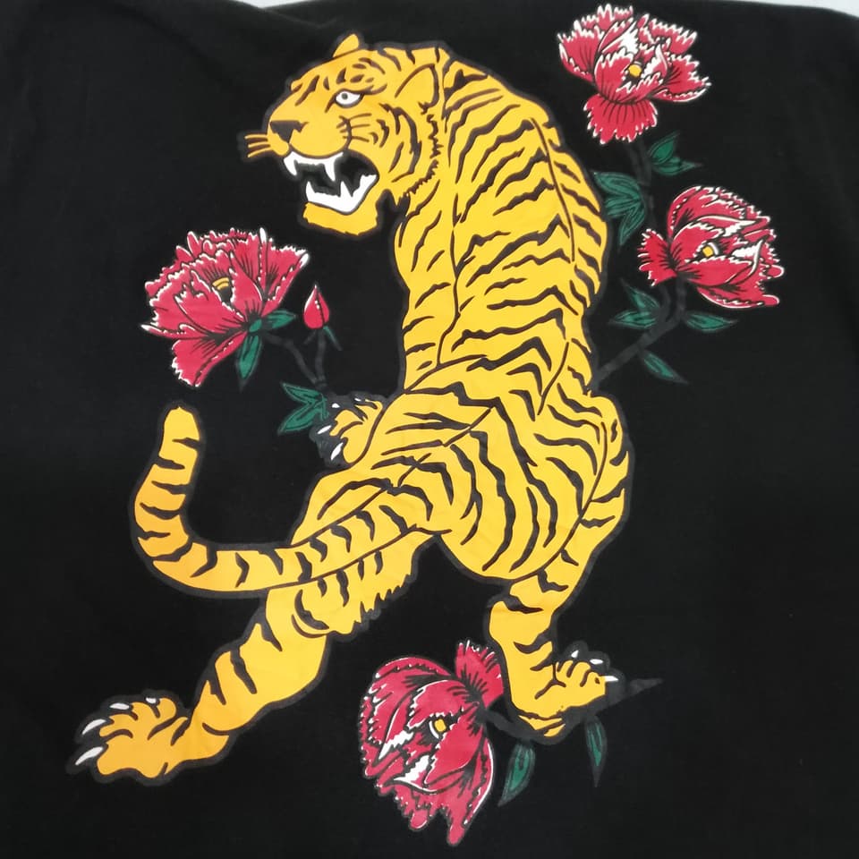 H&M ลายเสือ