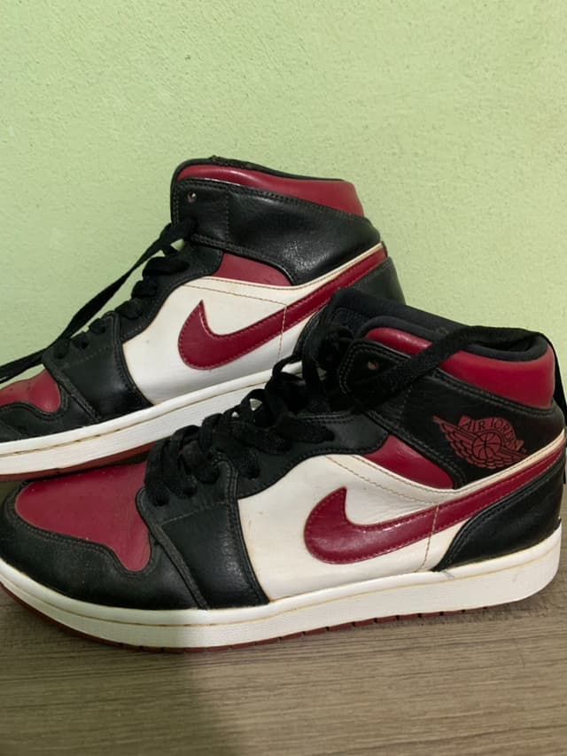 รองเท้าผ้าใบ Nike Bred Toe Noble Red