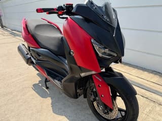 Yamaha Xmax 2019 - image blurred placeholder