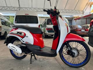 Honda Scoopy 2010 - image blurred placeholder