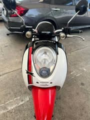 Honda Scoopy 2010 - image blurred placeholder