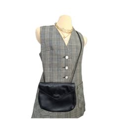 กระเป๋าสะพายข้างวินเทจ Longchamp - image blurred placeholder