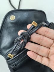 กระเป๋าสะพายข้างวินเทจ Longchamp - image blurred placeholder