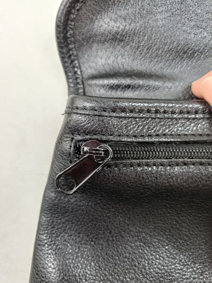 กระเป๋าสะพายข้างวินเทจ Longchamp