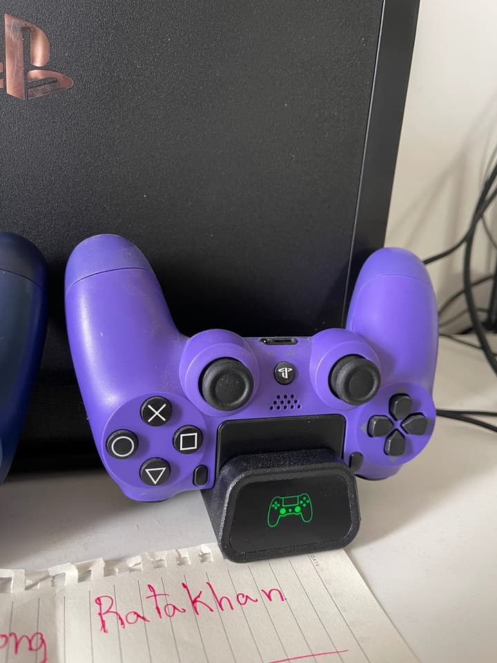 PS4PRO 7218 ความจุ 1TB มีเกมในเครื่อง 8 เกม
