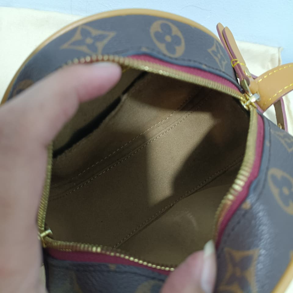 Small shoulder bag