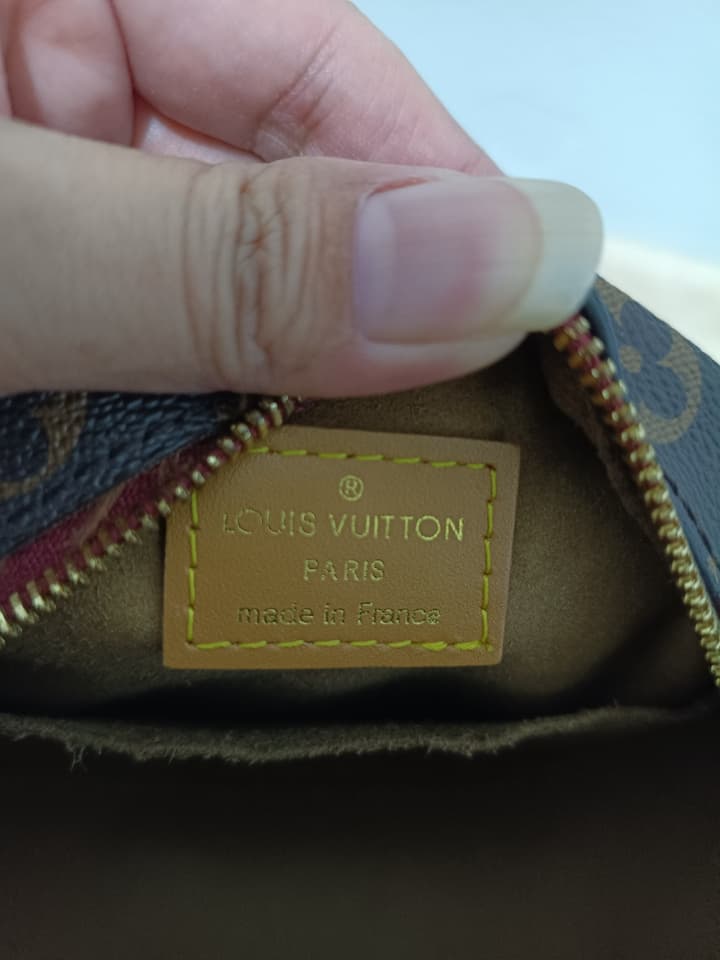Small shoulder bag