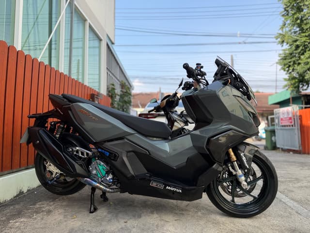 Honda ADV350. Year 2023