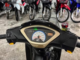 Honda wave125i (บังลม) สตาร์ทเท้า 🔥 - image blurred placeholder