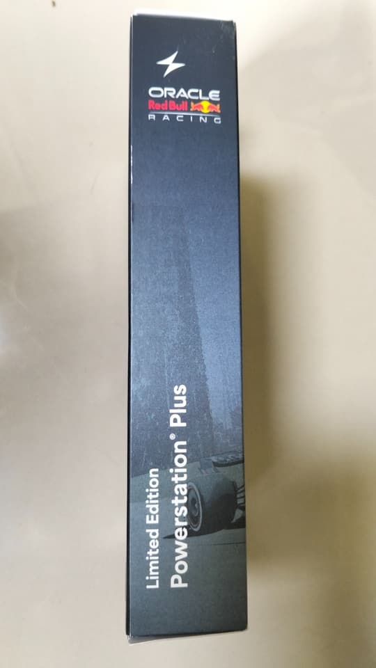 mophie Powerstation Plus รุ่น Limited Edition Oracle Red Bull Racing