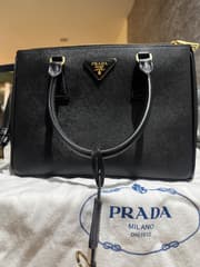 กระเป๋า Prada ของแท้ ออกช็อป - image blurred placeholder