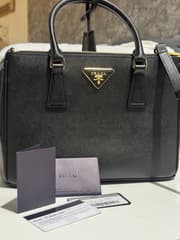 กระเป๋า Prada ของแท้ ออกช็อป - image blurred placeholder