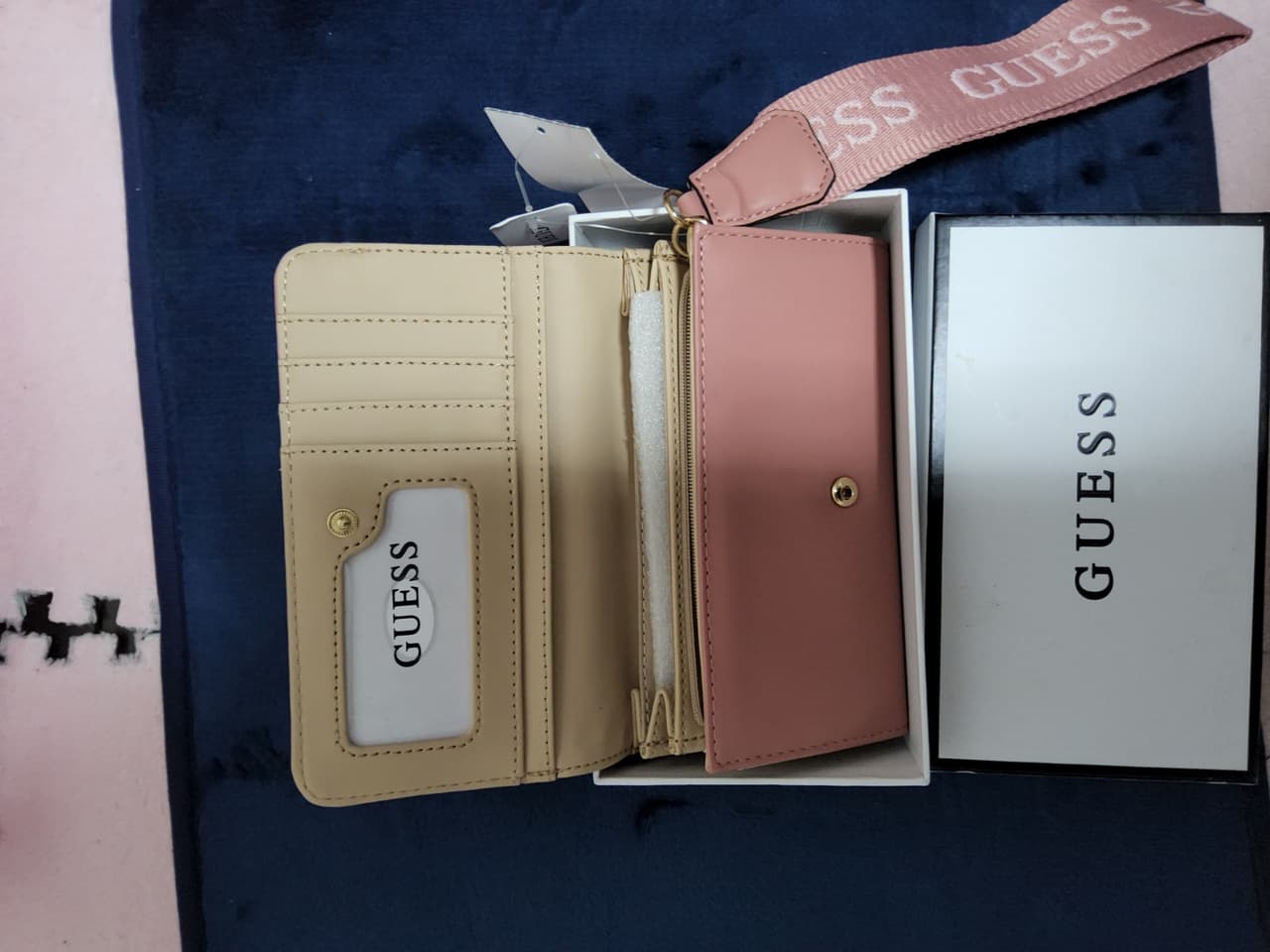 กระเป๋าสตางค์ Guess ของแท้