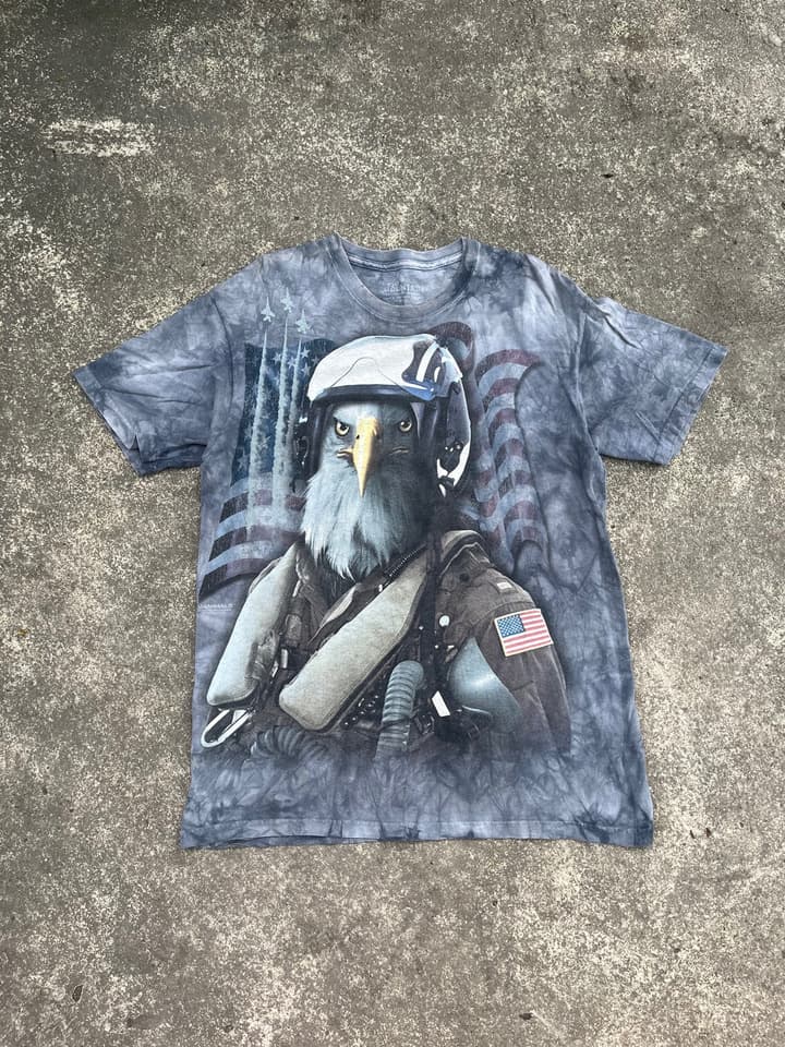 เสื้อยืด The Mountain
