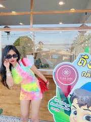 กระเป๋าสีแดง - image blurred placeholder