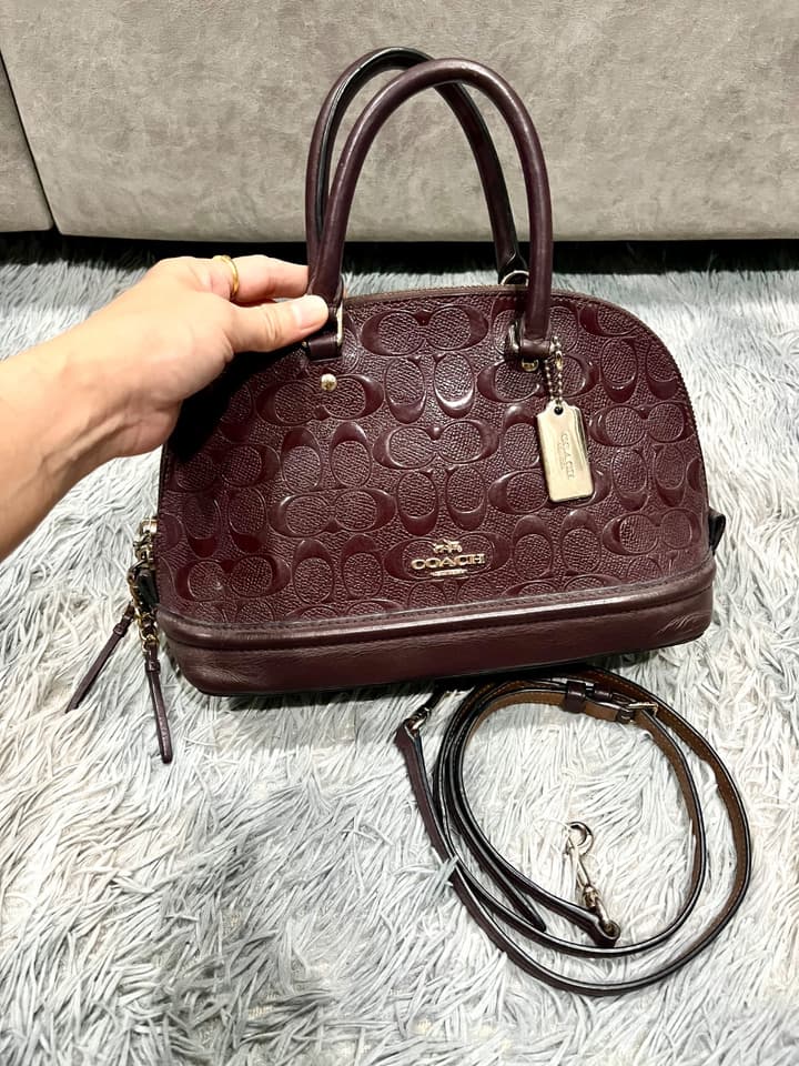 กระเป๋า Coach (Oxblood) โทนน้ำตาลแดงเข้ม
