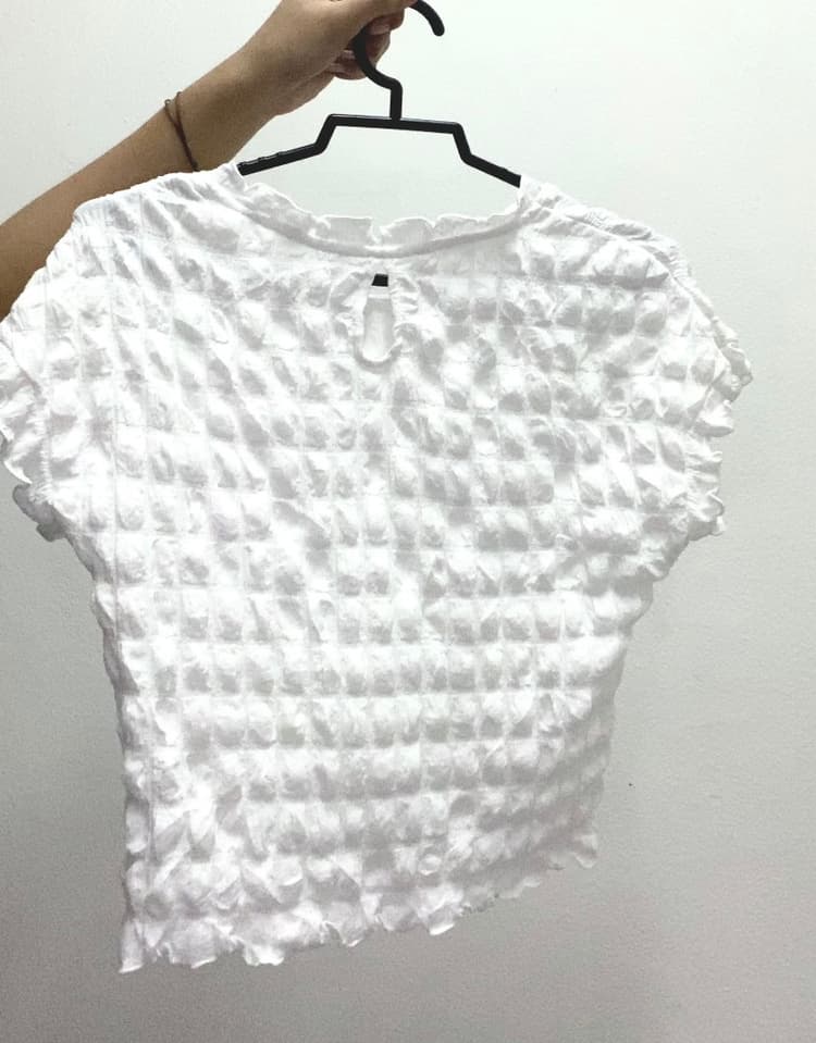เสื้อแขนสั้นมีลูกเล่น M
