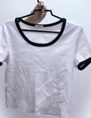 เสื้อแขนสั้นขอบดำ M - image blurred placeholder