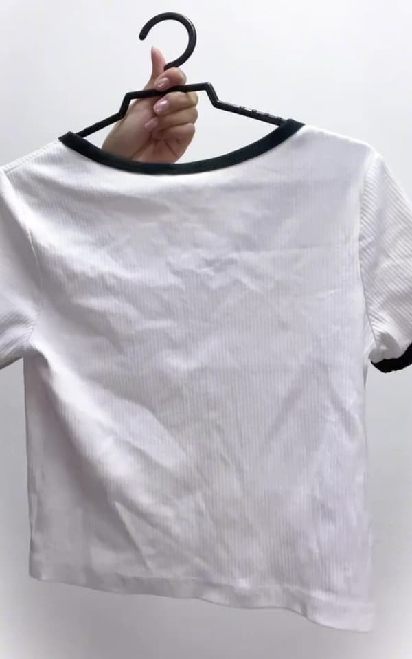 เสื้อแขนสั้นขอบดำ M