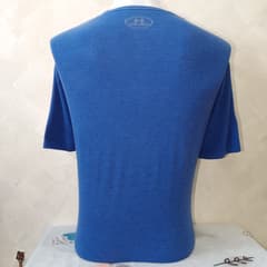 Under Armour Shirt - image blurred placeholder