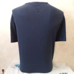 เสื้อ Tommy Hilfiger - image blurred placeholder