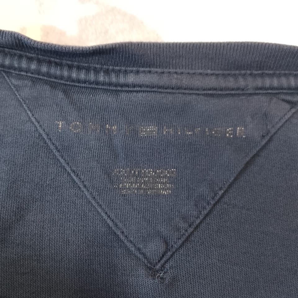 เสื้อ Tommy Hilfiger