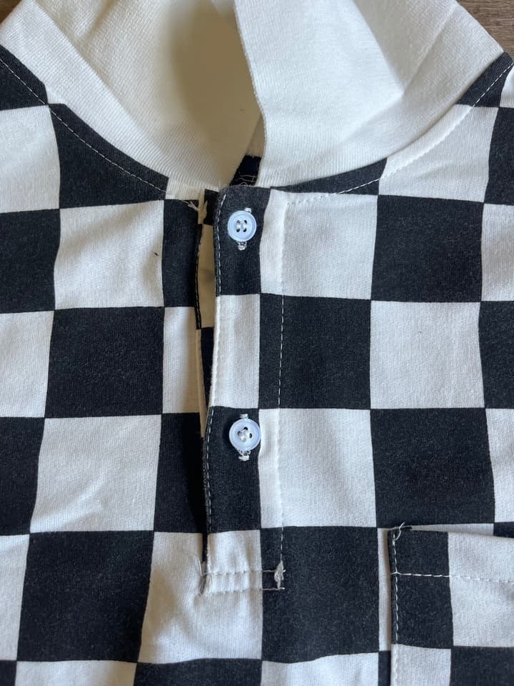เสื้อโปโล ลายตารางหมากรุก