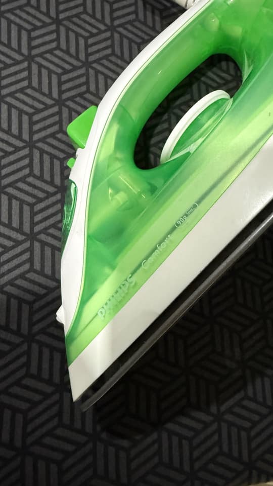 Phillips steam iron comfort model