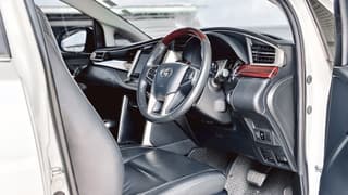 Toyota Innova 2.8V A/T ปี 2018 - image blurred placeholder