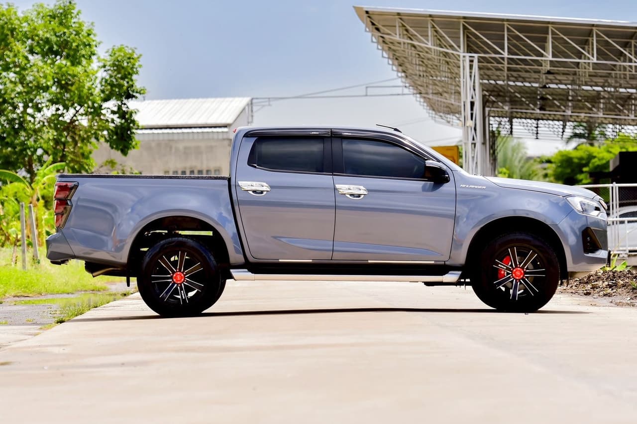ISUZU D-Max Hi-Lander 1.9 L A/T ปี 2023 จด 2024
