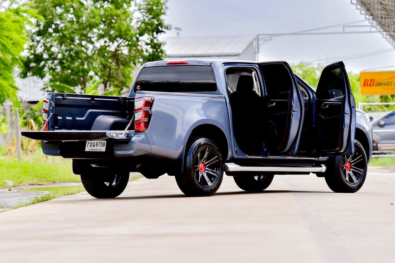 ISUZU D-Max Hi-Lander 1.9 L A/T ปี 2023 จด 2024