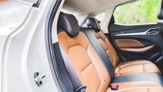 MG ZS i-SMART 1.5X ซันรูฟ A/T ปี 2018 - image blurred placeholder