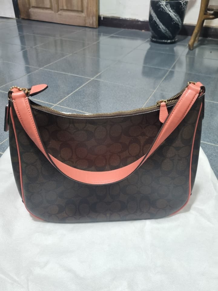 กระเป๋า Coach แท้