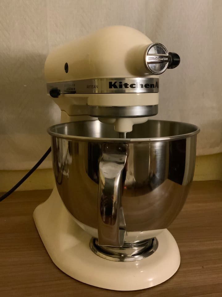 KitchenAid 4.8L 5KSM150PS Stand Mixer ( มือสอง / secondhand )
