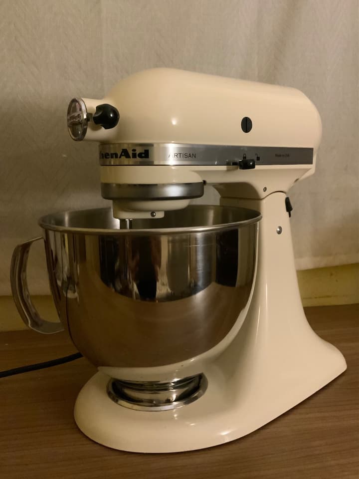 KitchenAid 4.8L 5KSM150PS Stand Mixer ( มือสอง / secondhand )