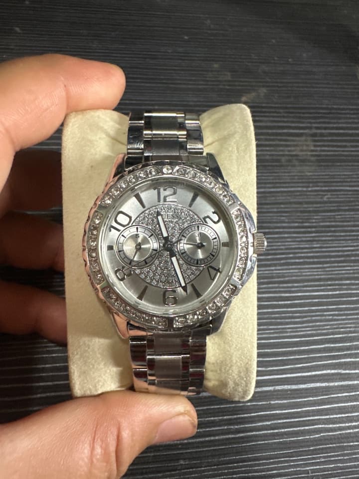 นาฬิกา Guess มือสองของแท้