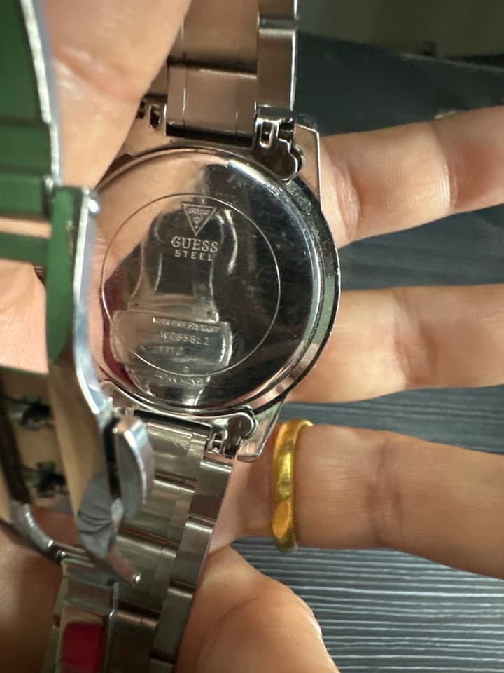 นาฬิกา Guess มือสองของแท้
