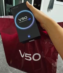 Vivo v50 มือสอง อุปกรณ์ครบกล่อง - image blurred placeholder