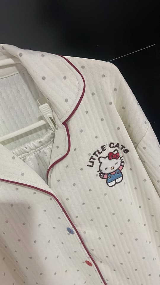 ชุดนอนผู้หญิงแขนยาว ลาย Hello Kitty, 2XL