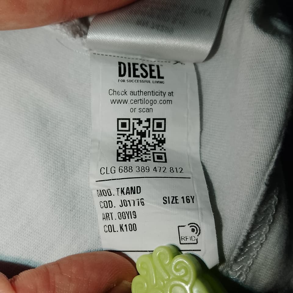 เซตเสื้อ Diesel แถมหมวก