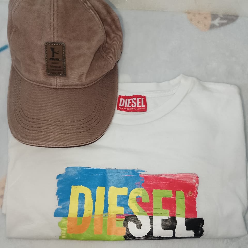 เซตเสื้อ Diesel แถมหมวก