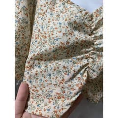 Doll Sleeve Crop Top - image blurred placeholder