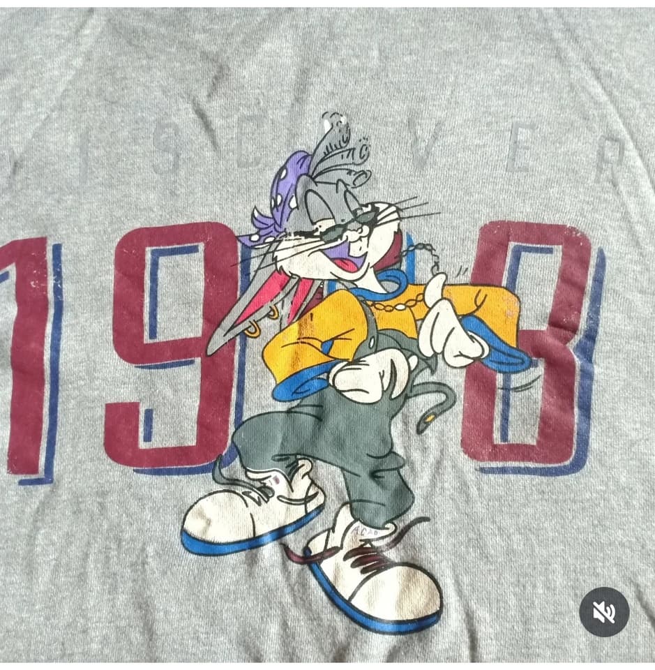 เสื้อสเวตเตอร์ Bugs Bunny